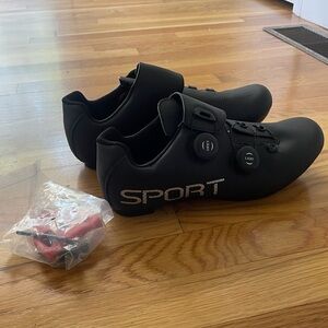 Sport cycling shoes
